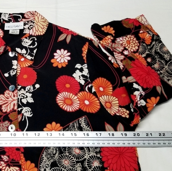 GRAFF Wear Women's Boho Cottagecore Black Floral Longsleeve Buttondown, Small - Picture 8 of 10